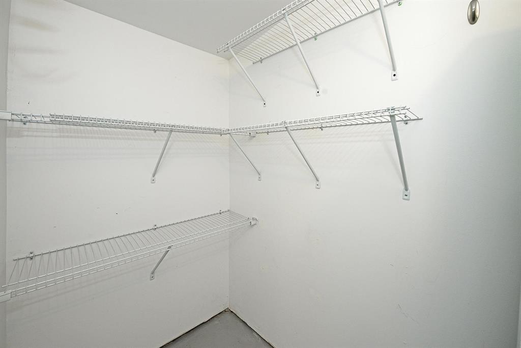 DELRAY MANORS - Residential