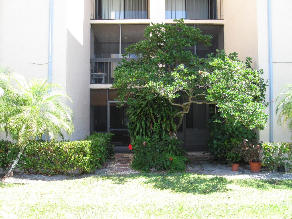 LAVERS DELRAY RACQUET CLUB CONDO - Residential Lease