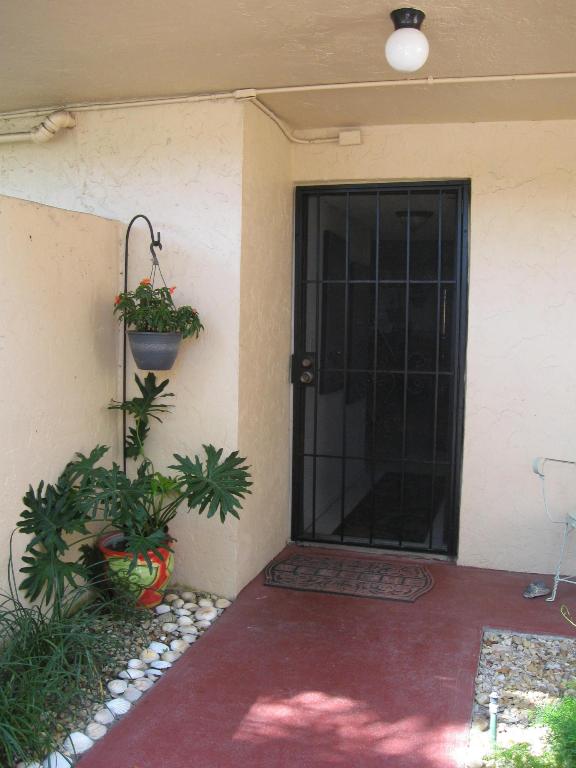 LAVERS DELRAY RACQUET CLUB CONDO - Residential Lease