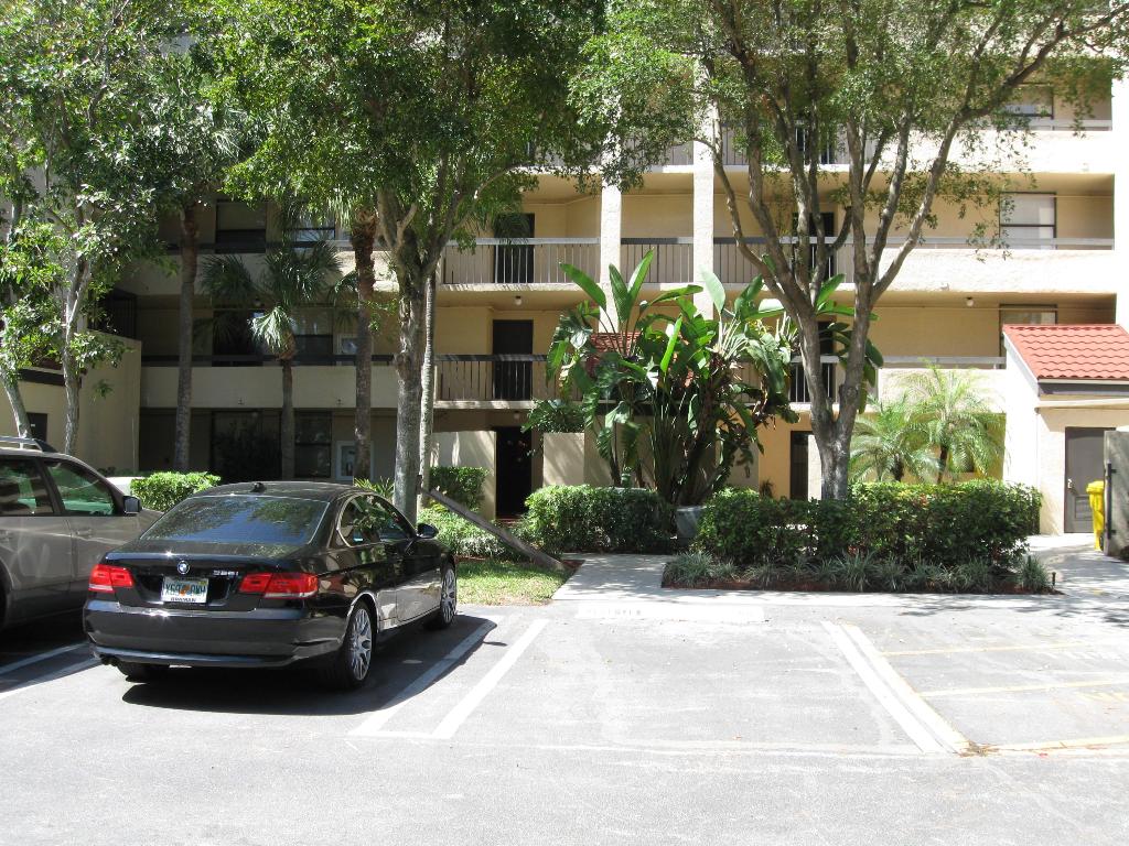 LAVERS DELRAY RACQUET CLUB CONDO - Residential Lease