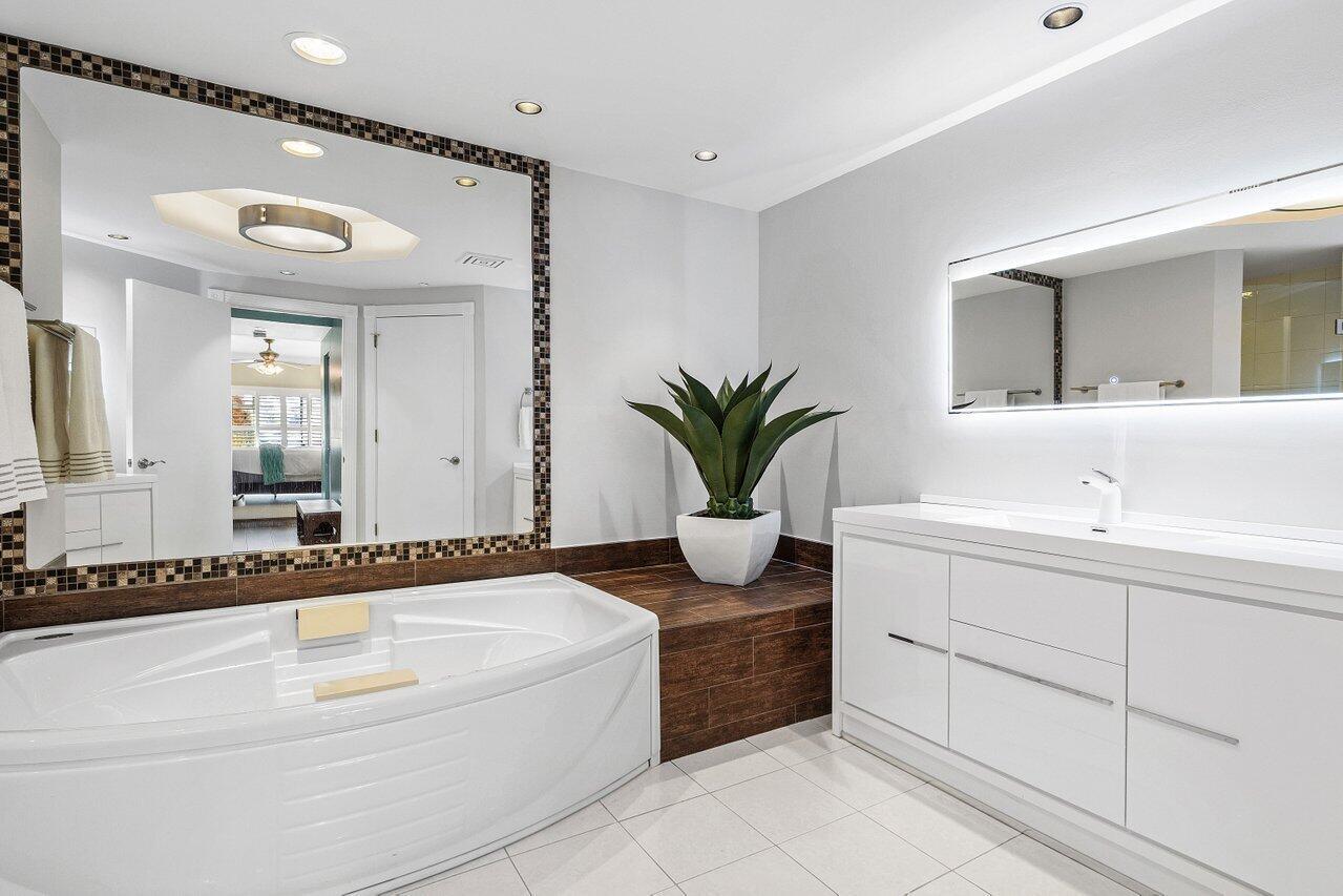 MEDITERRANEA CONDO - Residential