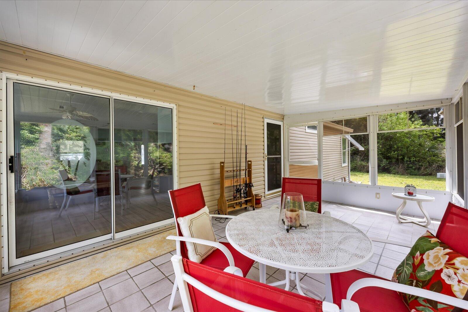 TROPICAL ISLES - Residential