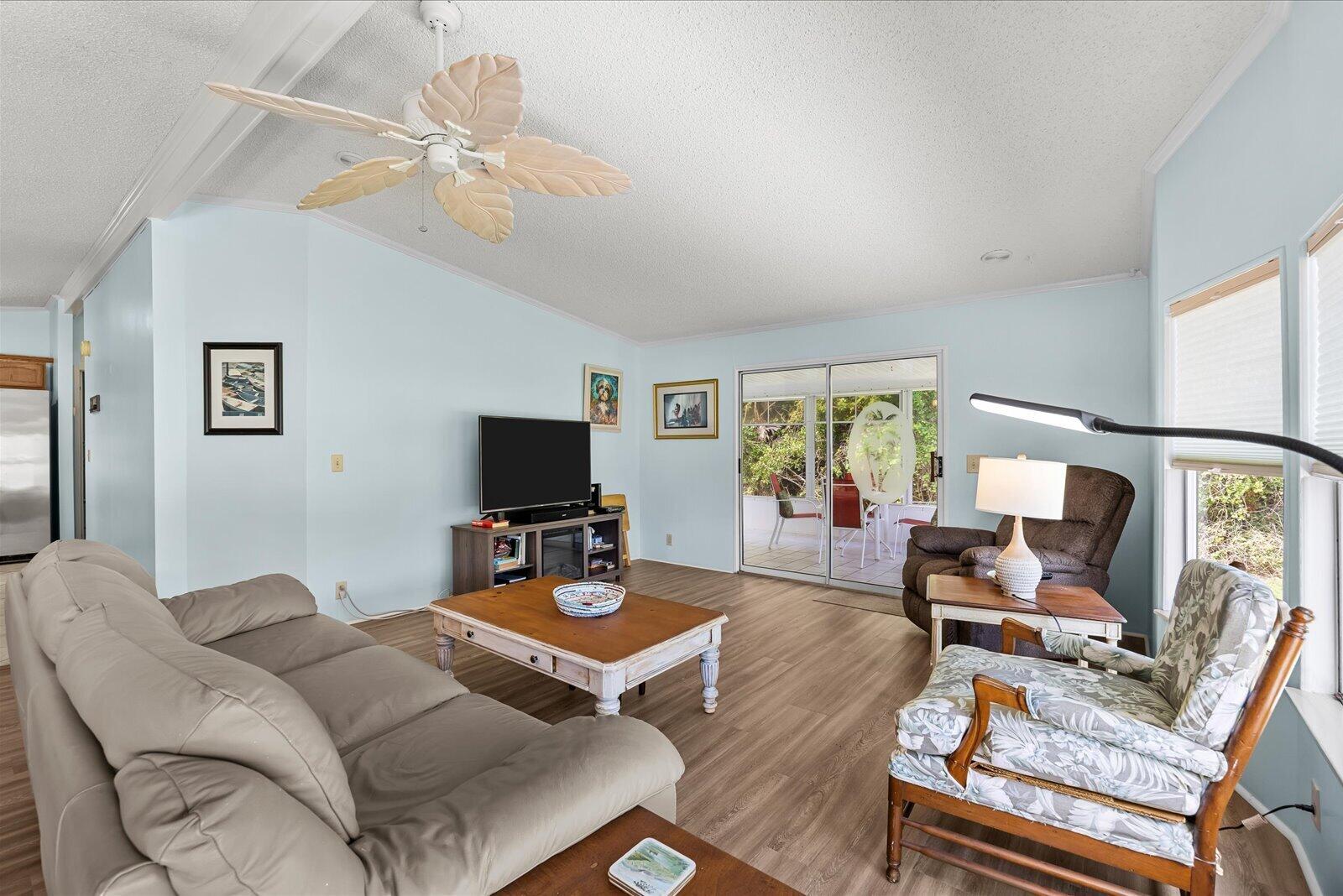 TROPICAL ISLES - Residential