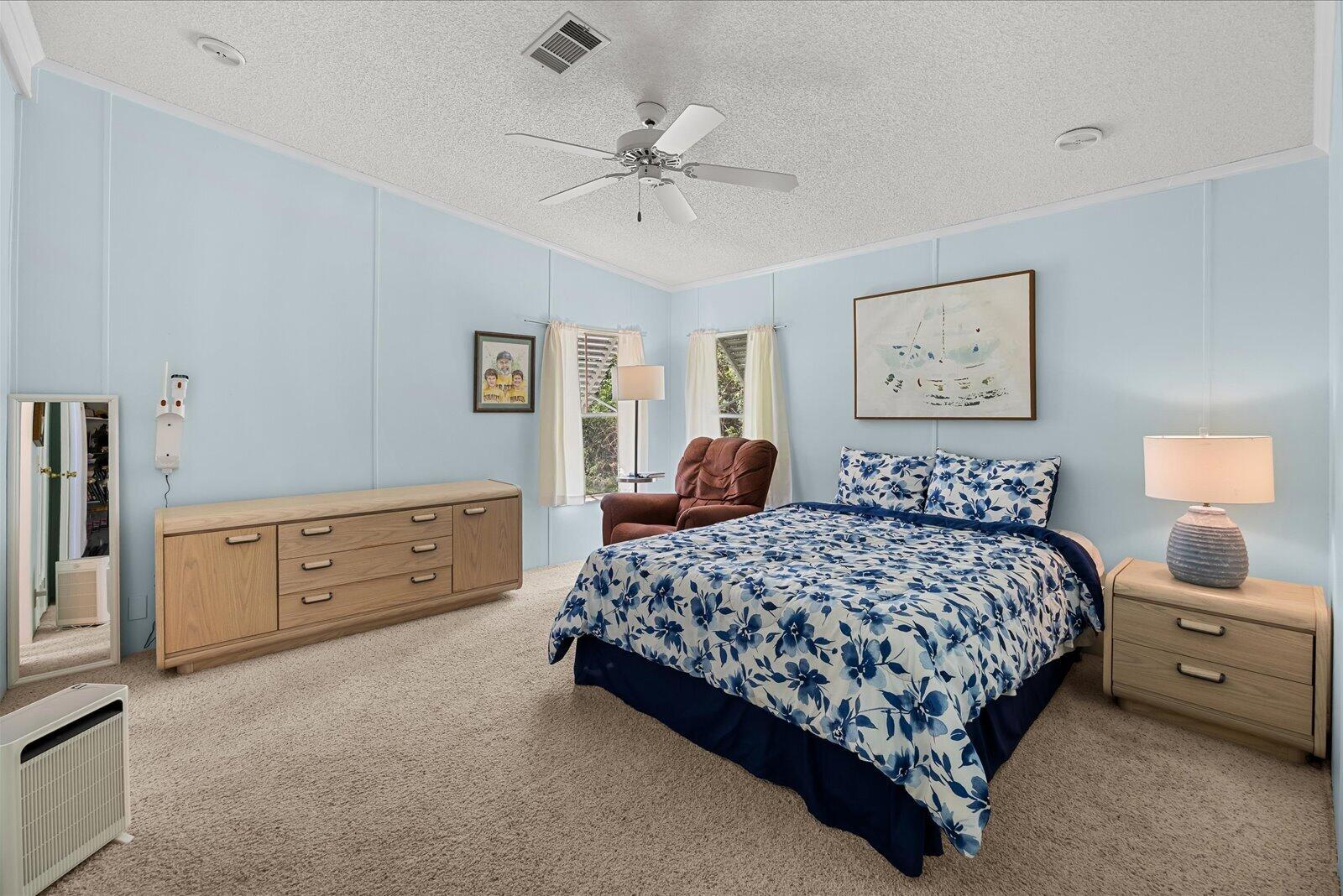 TROPICAL ISLES - Residential