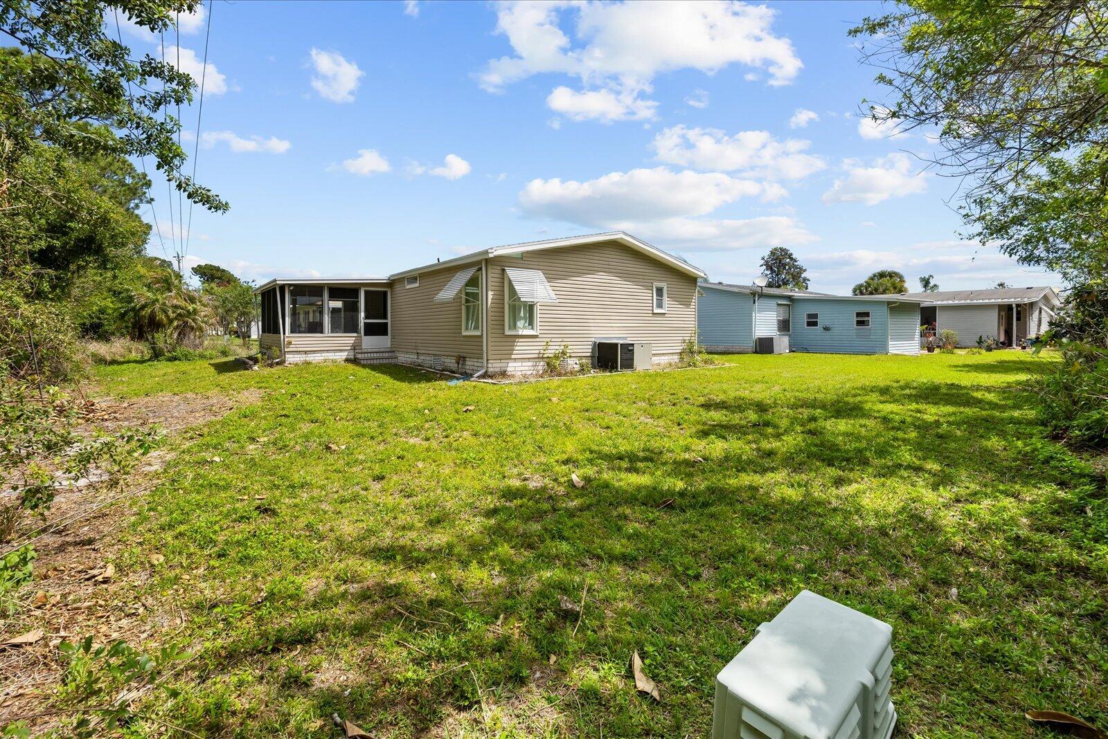 TROPICAL ISLES - Residential