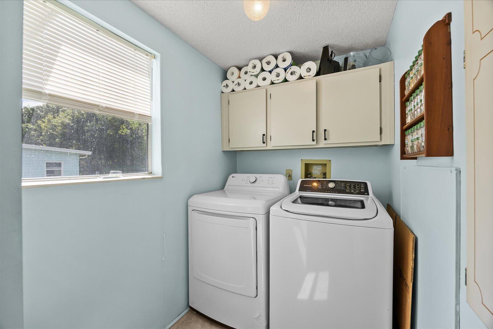 TROPICAL ISLES - Residential