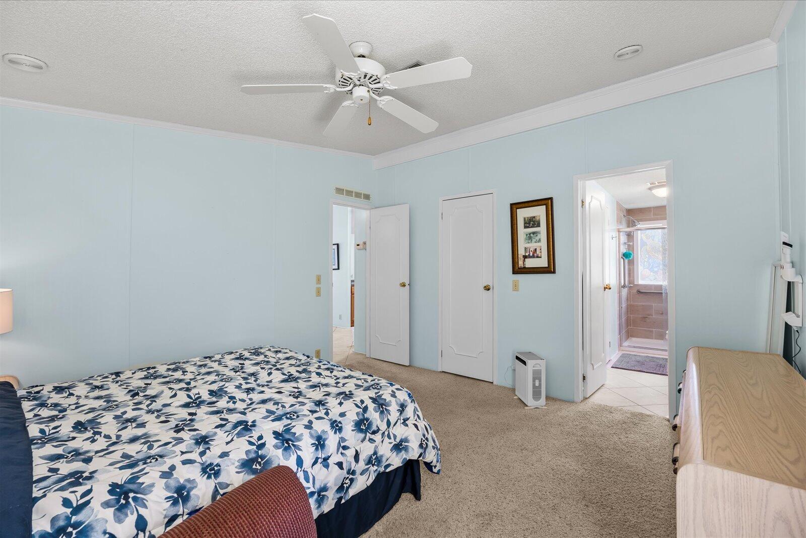 TROPICAL ISLES - Residential