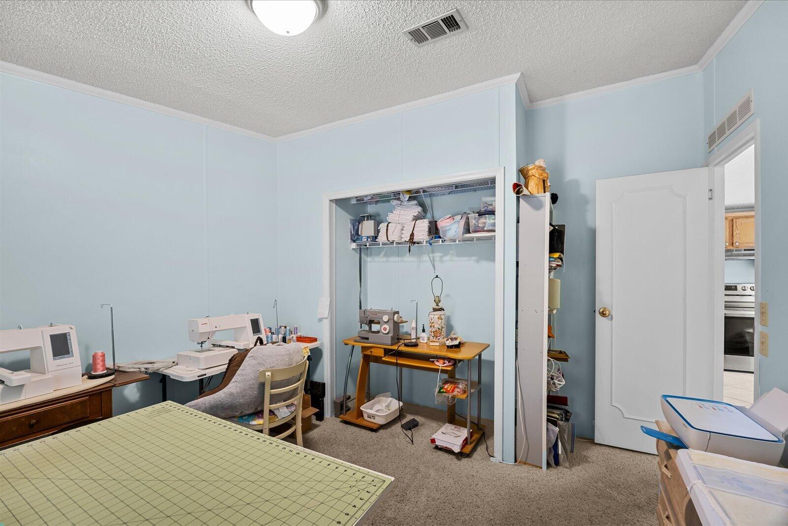 TROPICAL ISLES - Residential