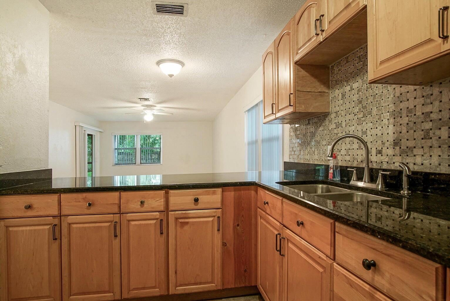 COCONUT WAY - Residential Lease