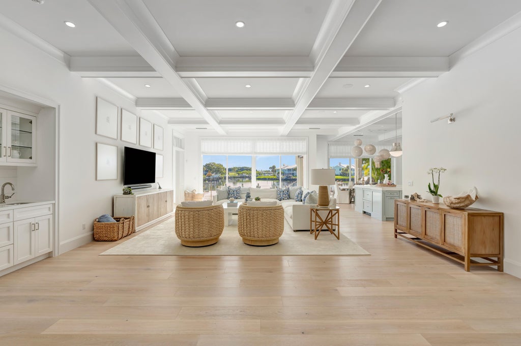 Photo of 130 Waters Edge Drive, Jupiter, FL 33477 (MLS # B26080679)