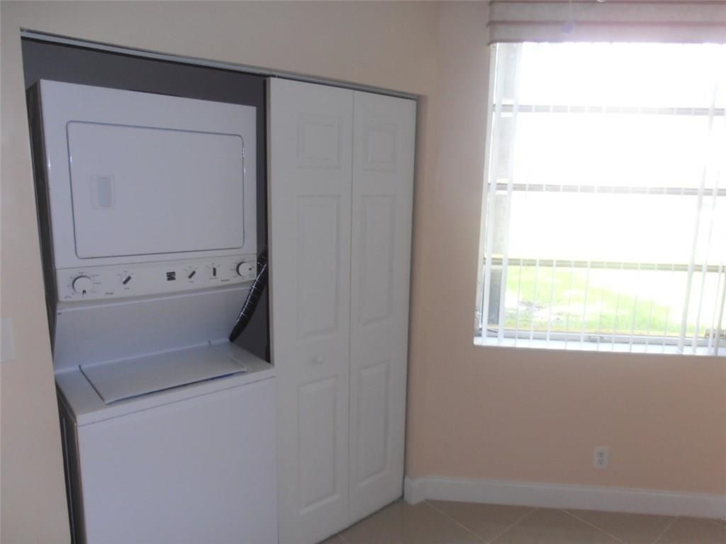 Sabal Palm - Residential Lease