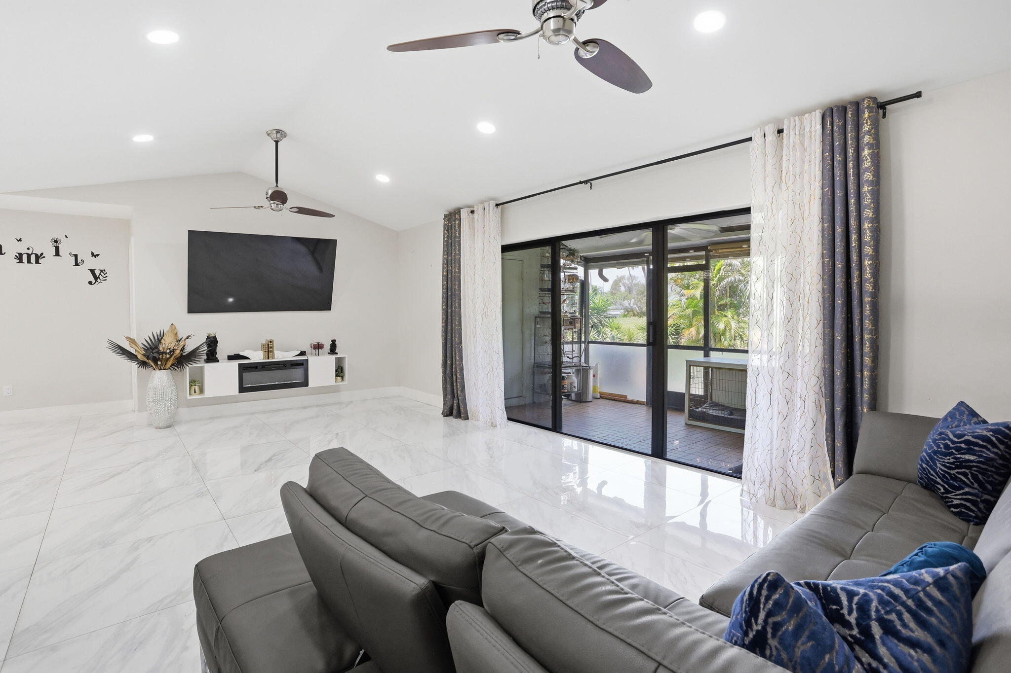 SANDALFOOT COVE - Residential