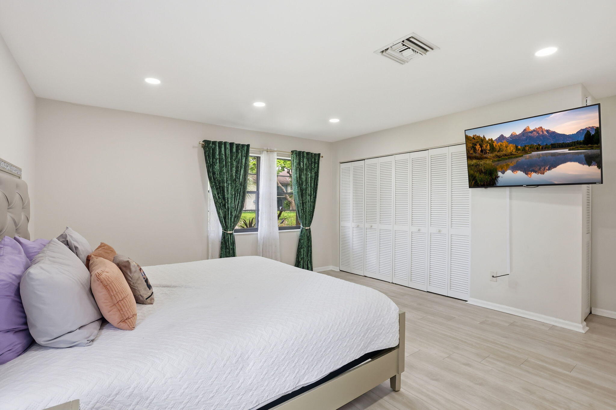 SANDALFOOT COVE - Residential