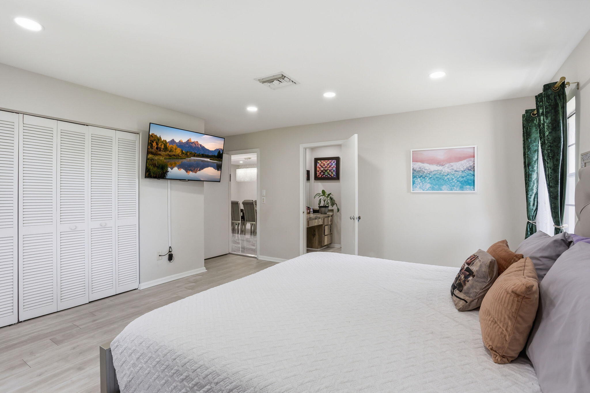 SANDALFOOT COVE - Residential