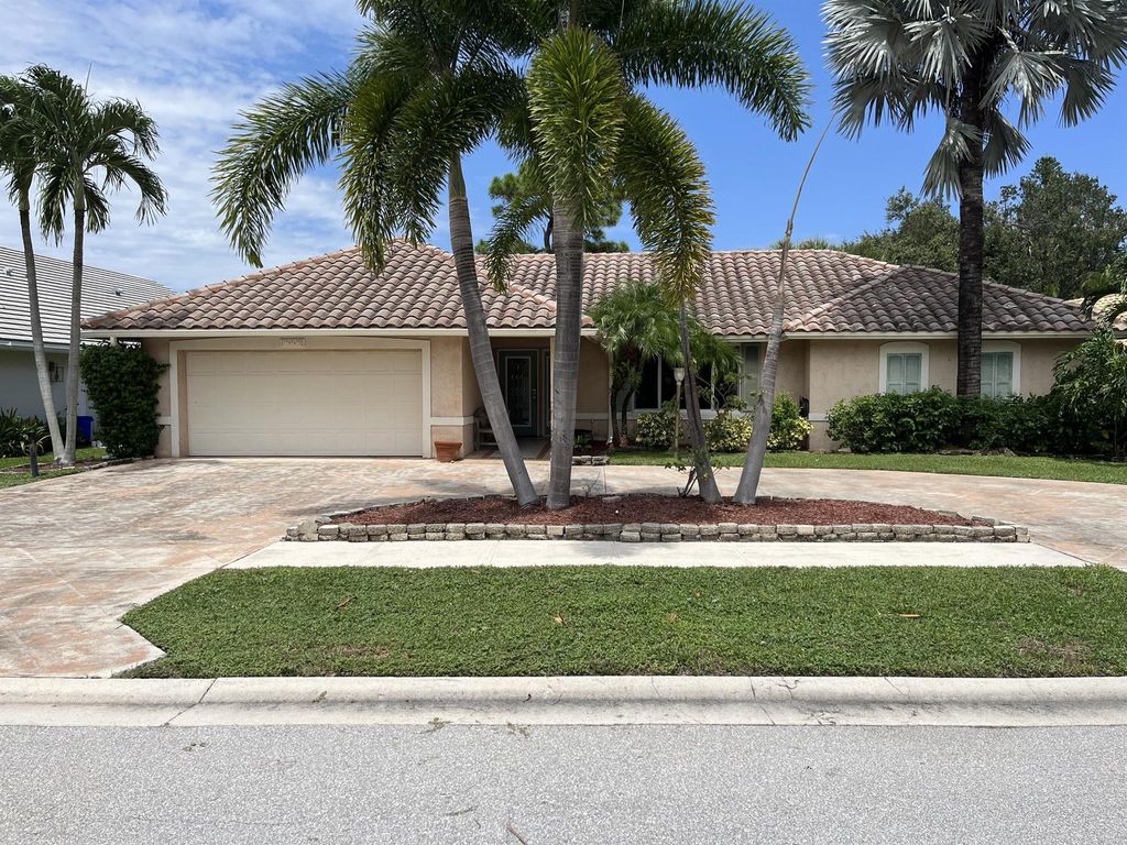 Photo of 2567 Bordeaux Court, Palm Beach Gardens, FL 33410 (MLS # R11031409)