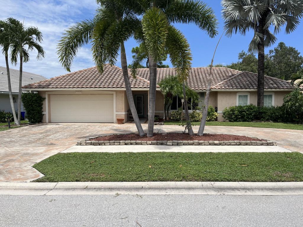 Photo of 2567 Bordeaux Court, Palm Beach Gardens, FL 33410 (MLS # R11031409)