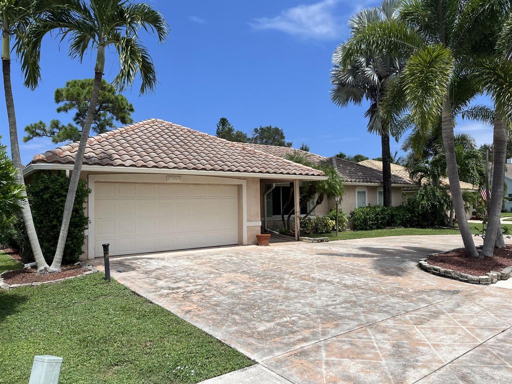 Photo of 2567 Bordeaux Court, Palm Beach Gardens, FL 33410 (MLS # R11031409)