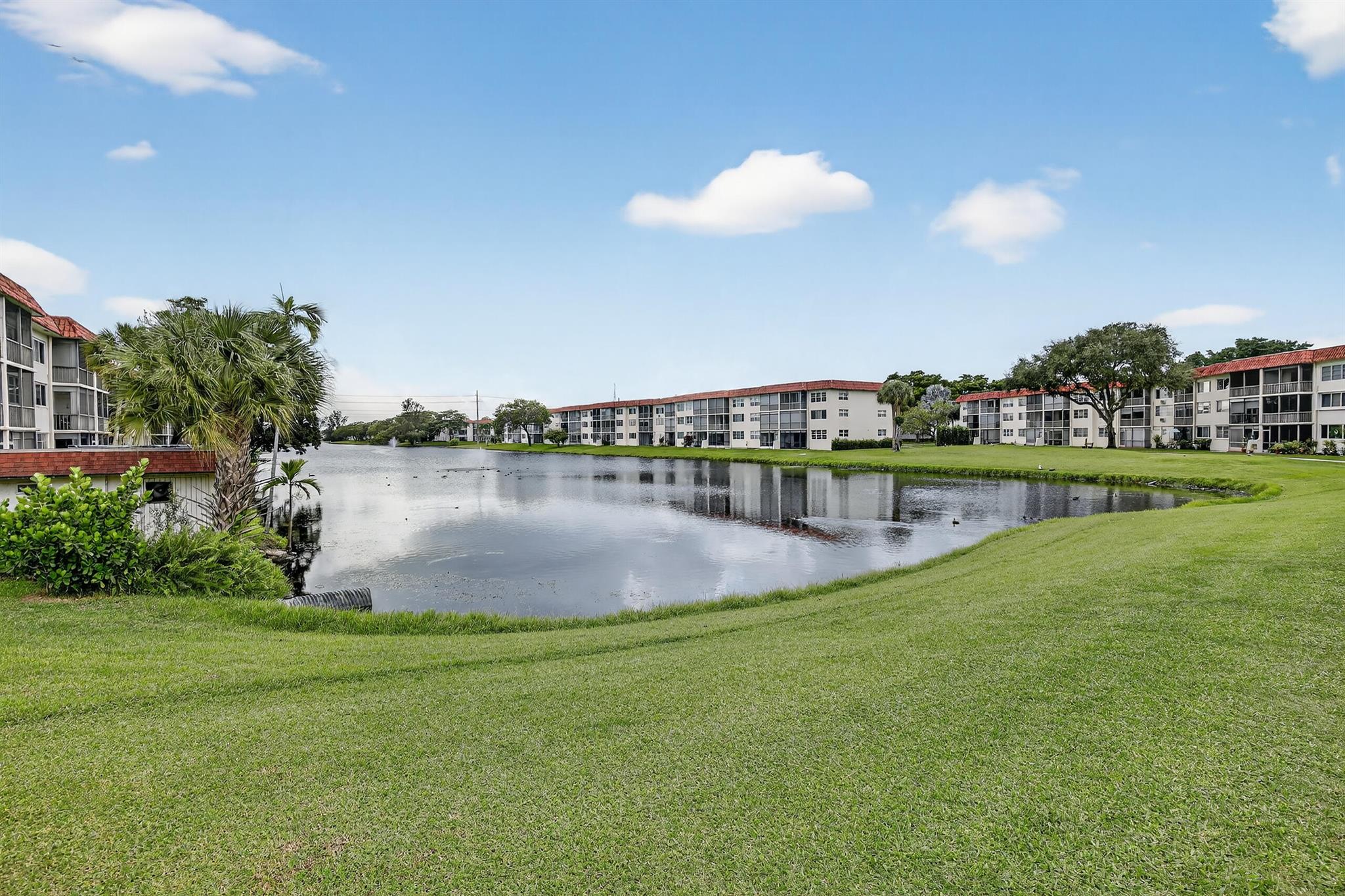 HOLLYBROOK GOLF AND TENNI - Residential