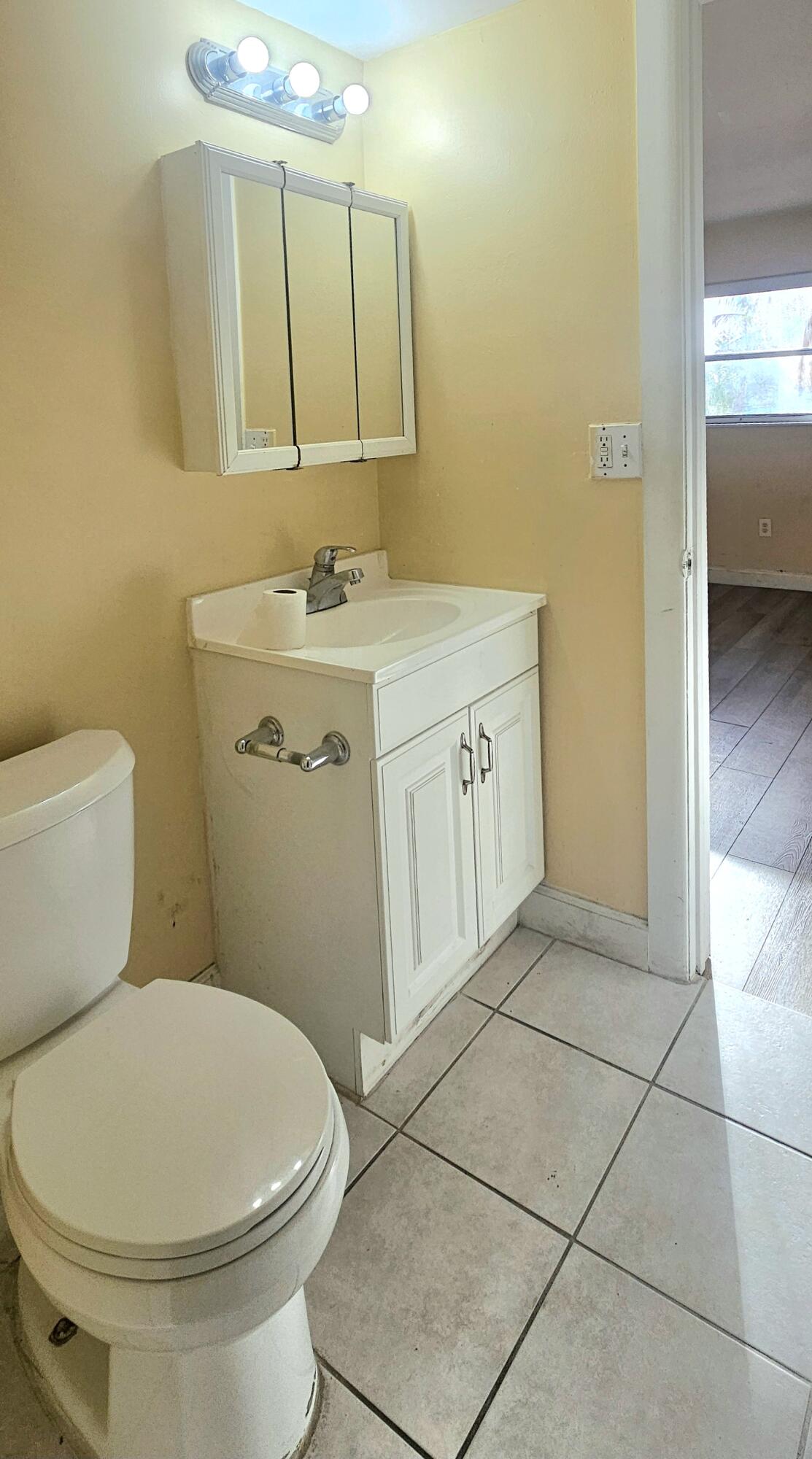 APARTMENTS AT TIMBERLAKE CONDO - Residential Lease