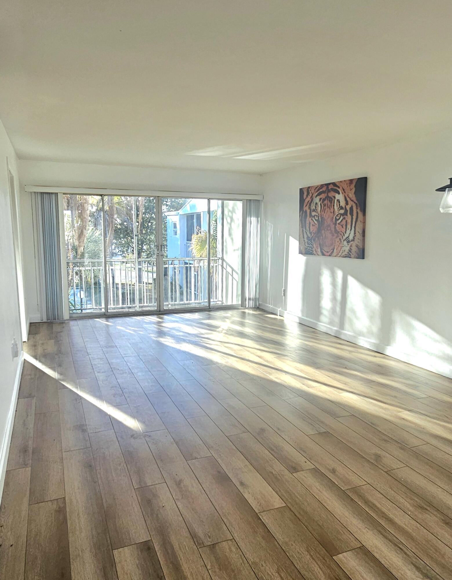 1505 Crescent Circle B24