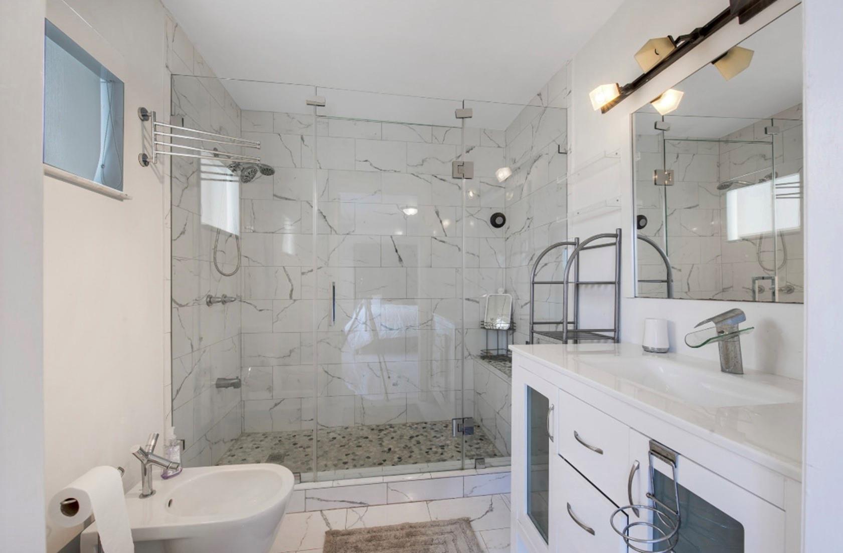 IBIS VILLA AT MIAMI GARDE - Residential Lease