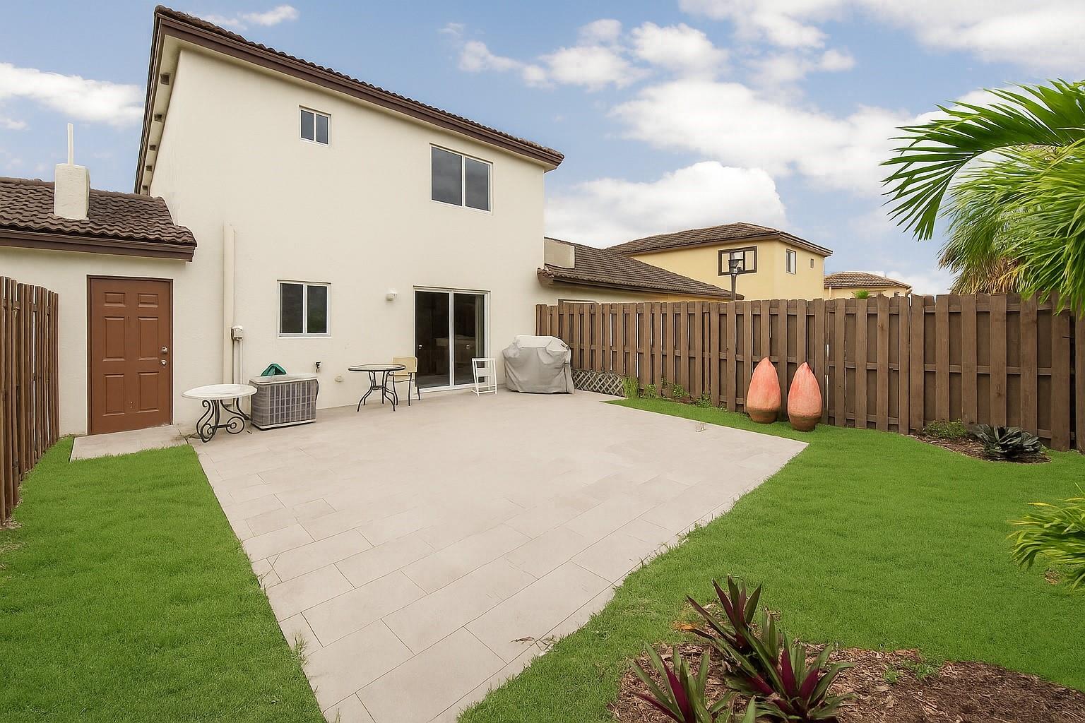 IBIS VILLA AT MIAMI GARDE - Residential Lease