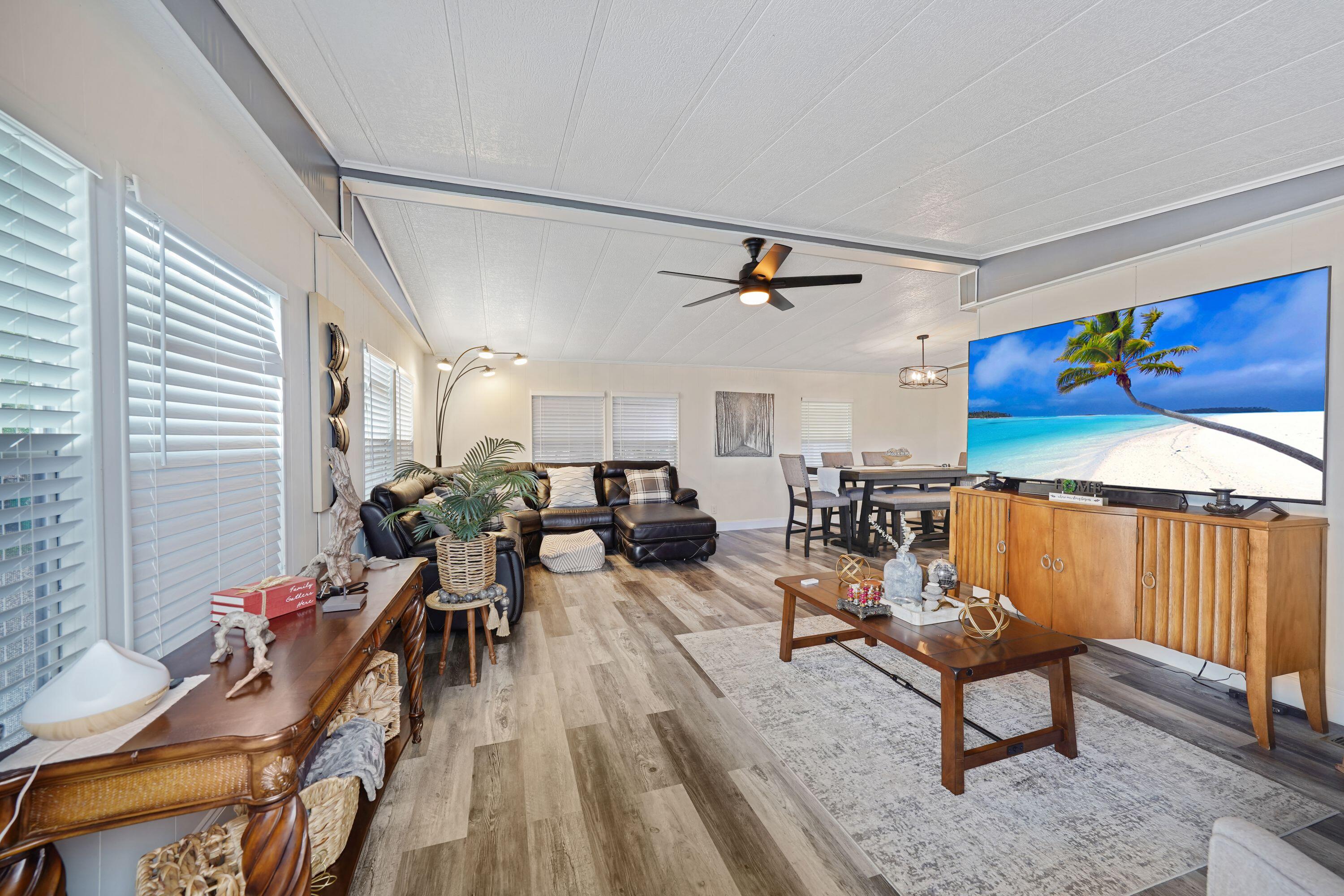 8609 SW 17TH Court