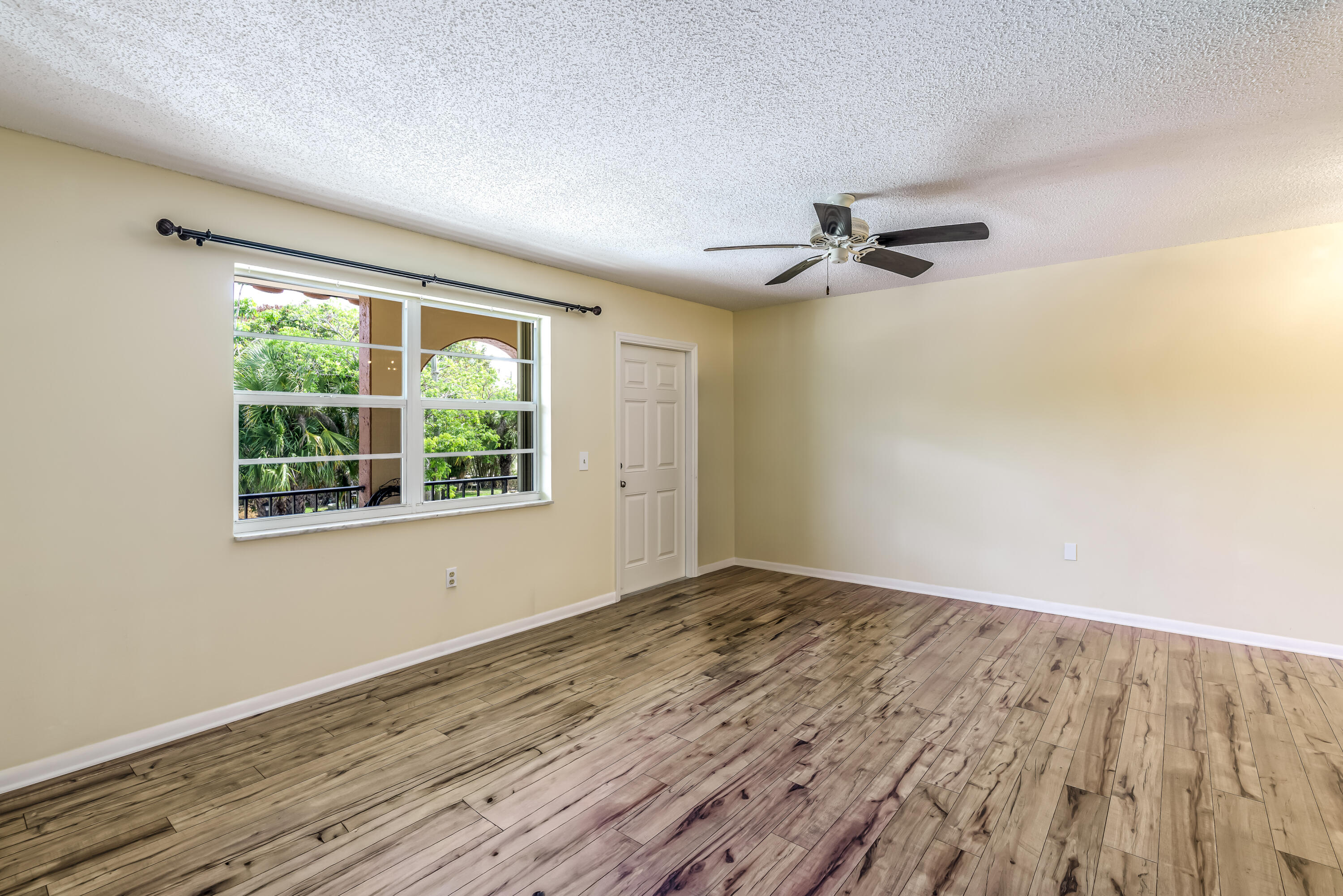 DE LA BAHIA CONDO - Residential