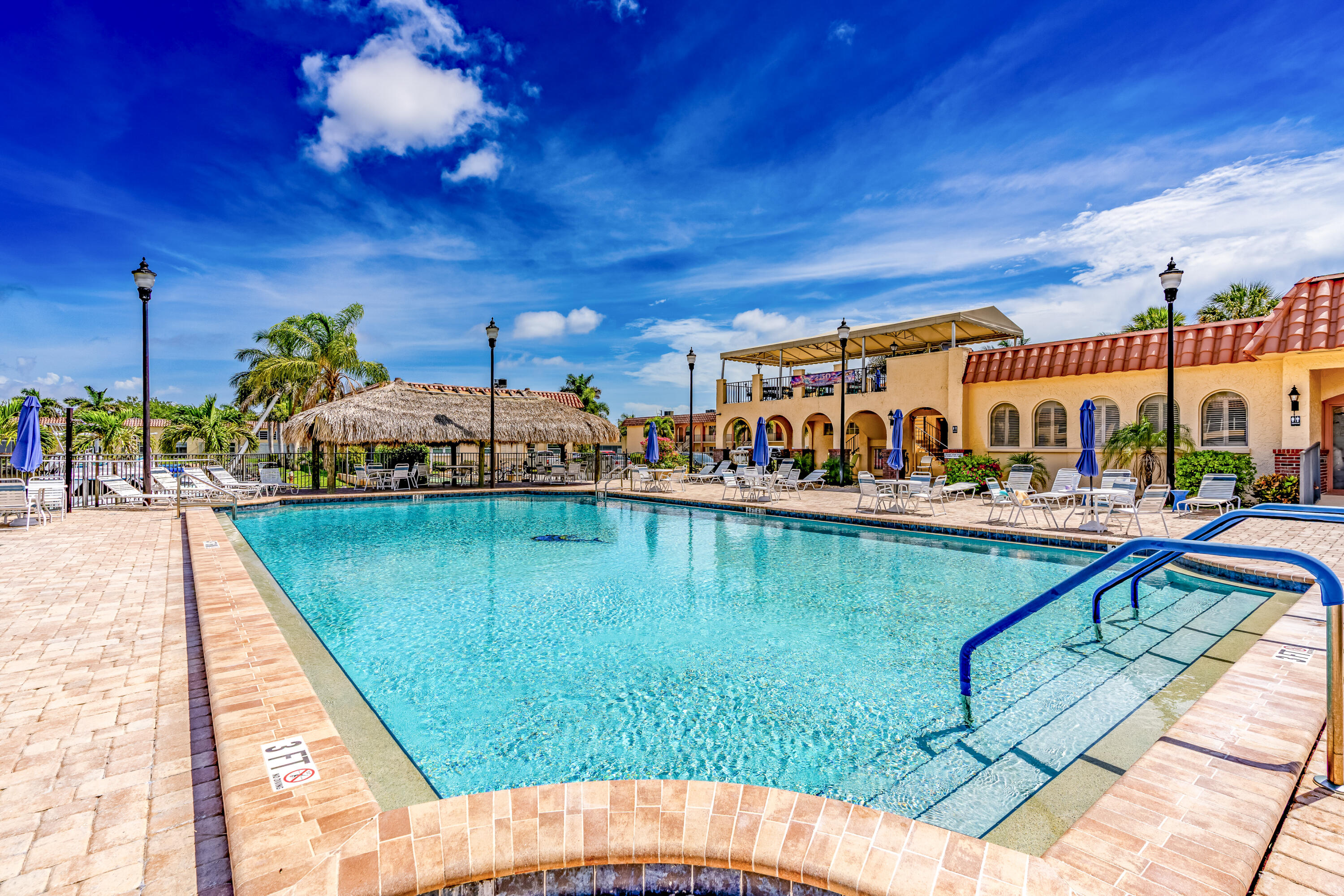 DE LA BAHIA CONDO - Residential