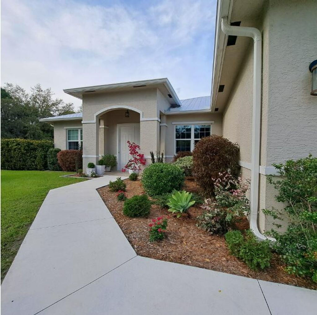 Photo of 1206 Royal Palm Boulevard, Fort Pierce, FL 34982 (MLS # R11078052)