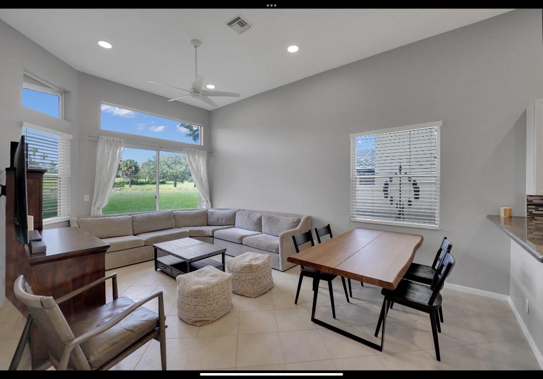 POLO TRACE 2 4 - Residential Lease