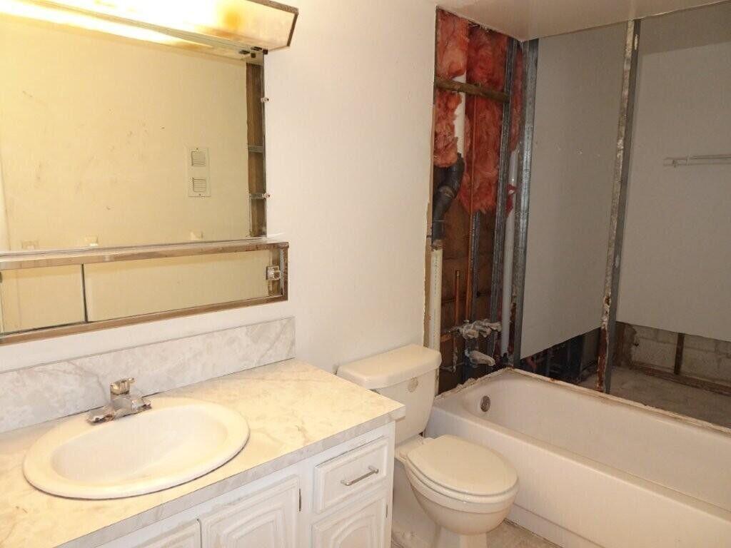 SNUG HARBOR GARDENS CONDO - Residential