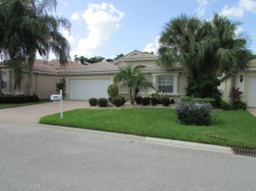 Wonderful Home in prestigious Villa Borghese. Private setting with granite counters, Anderson hardwood floors, plantation shutters, new a/c, extended patio. Grand clubhouse, resort style pool, six Har-Tru tennis courts. Social director, Tennis pro, shows, every club you could want. Active..Active..Active!! Move in and enjoy the good life!