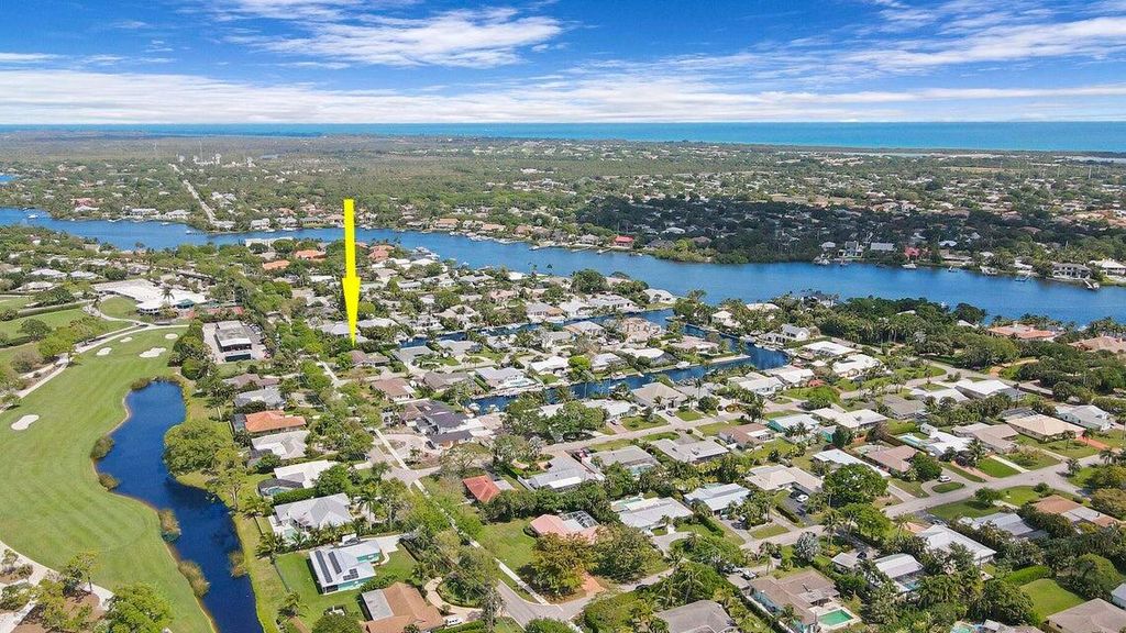 Photo of 3 Leeward Circle, Tequesta, FL 33469 (MLS # R10962158)