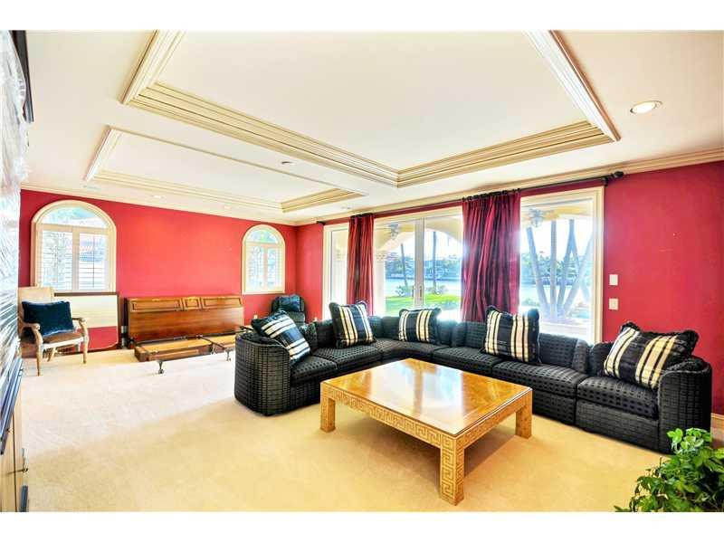 Las Olas Isles - Residential