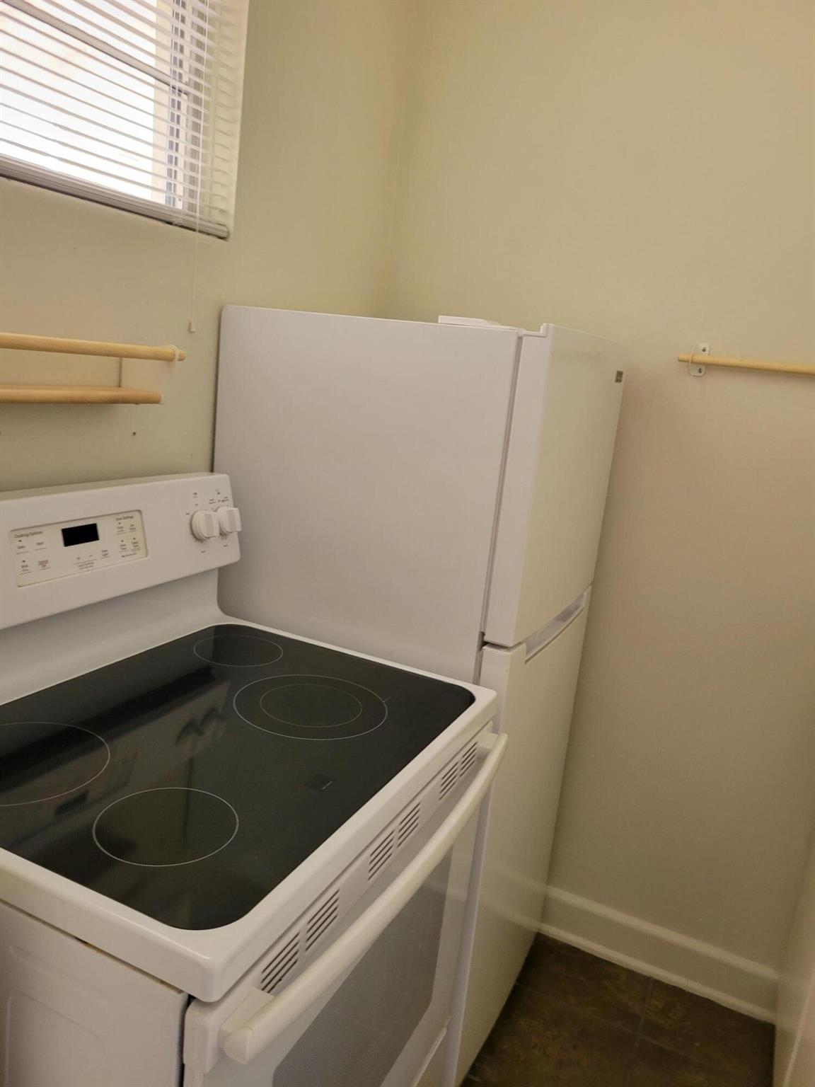 ROYAL PARK - Residential Lease