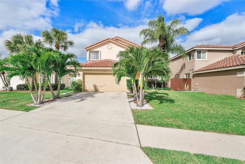 Photo of 3527 Chesapeake Circle, Boynton Beach, FL 33436 (MLS # F10537035)