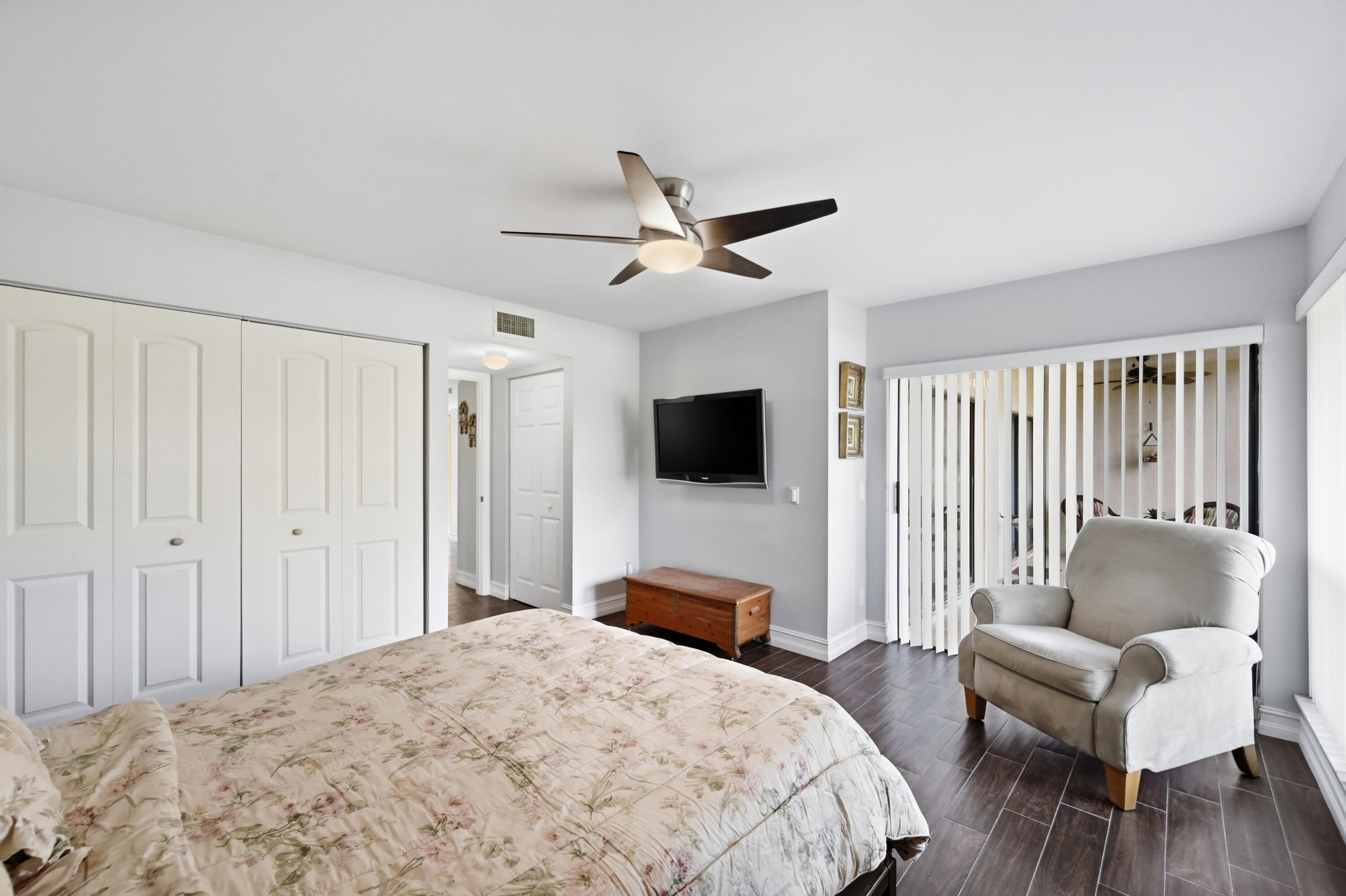 COACH HOUSES OF TOWN PLACE CONDO - Residential Lease