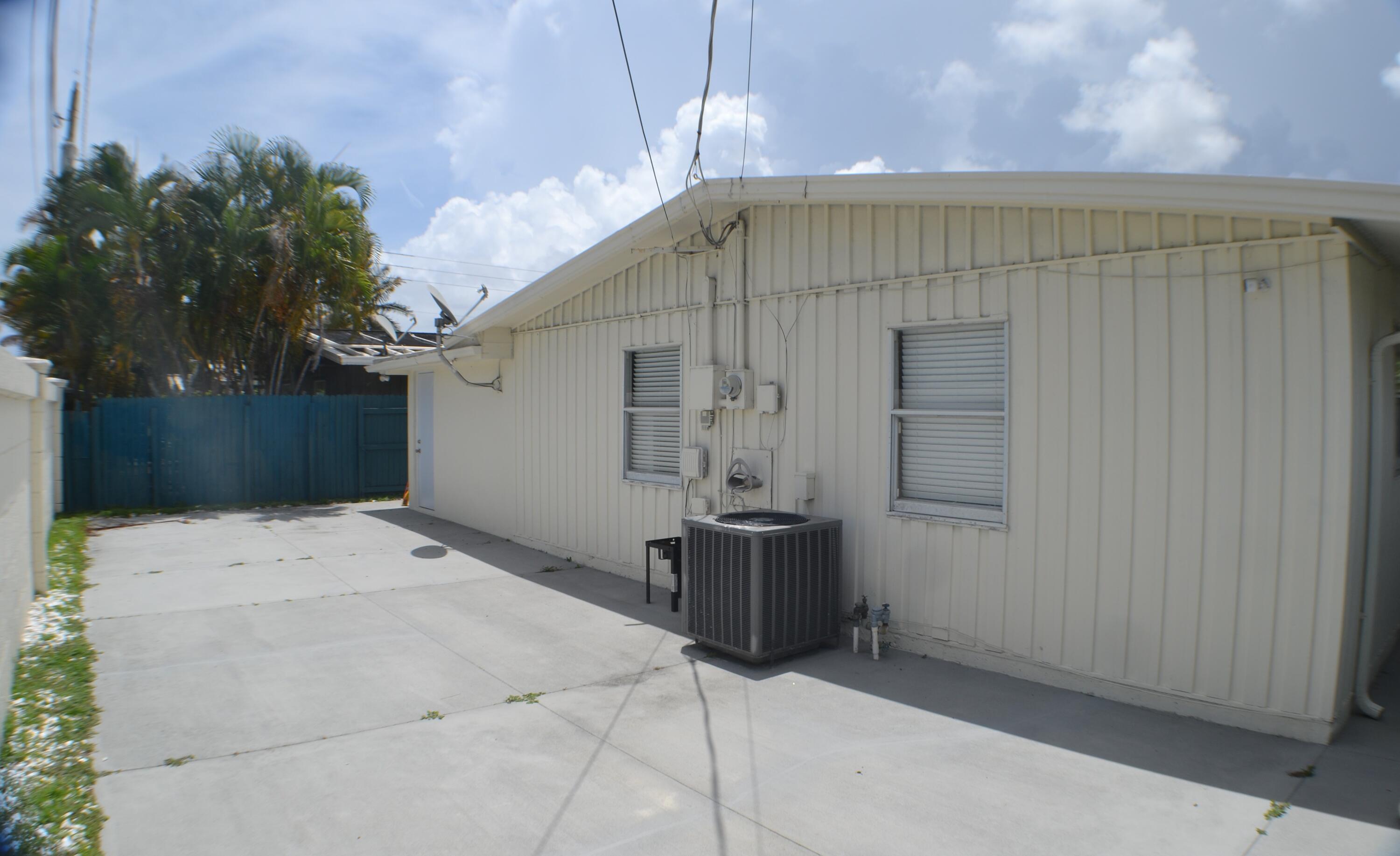 377 NW Nw 49th Street Street