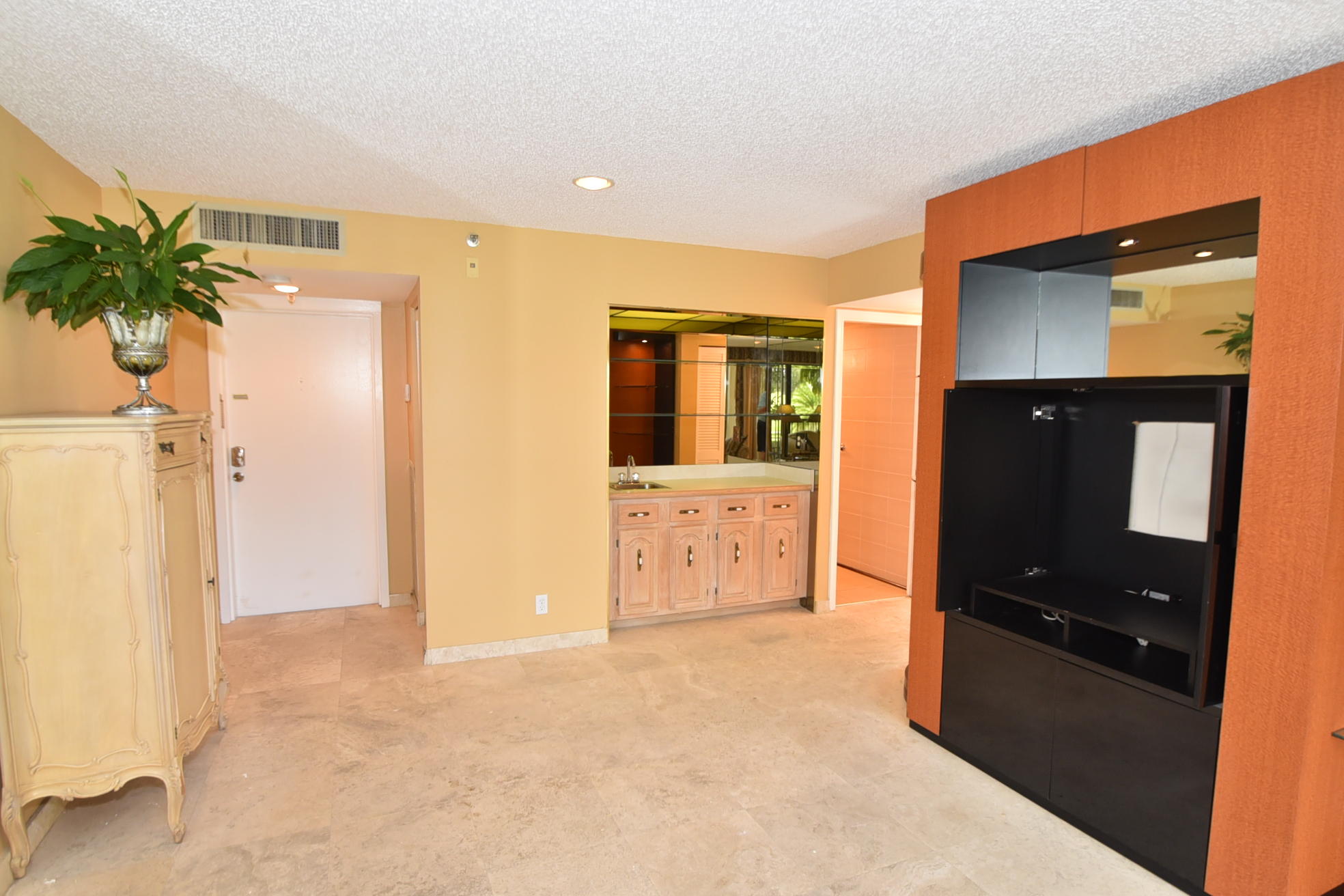 WILLOW WOOD MIDRISE CONDO - Residential
