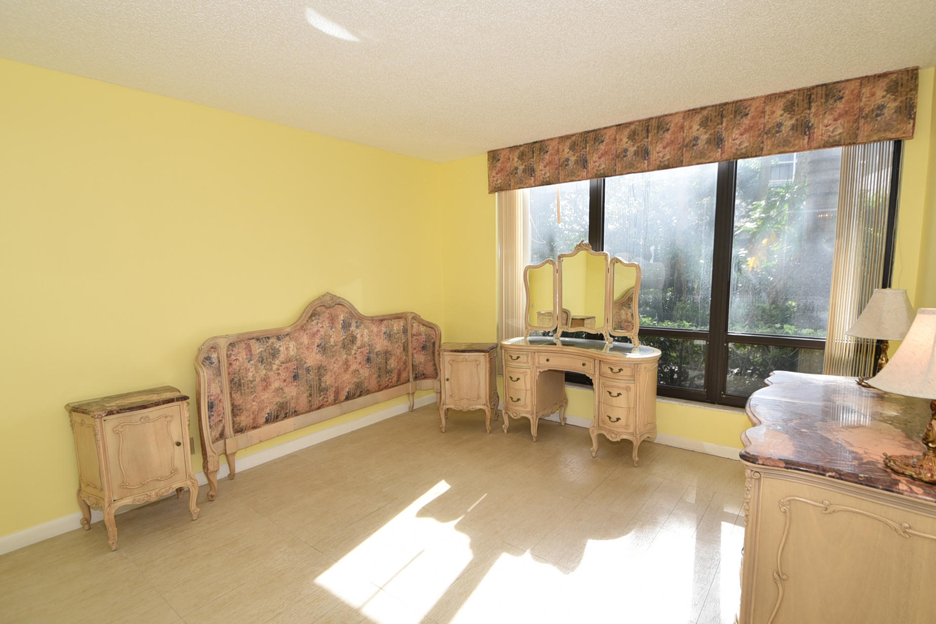 WILLOW WOOD MIDRISE CONDO - Residential