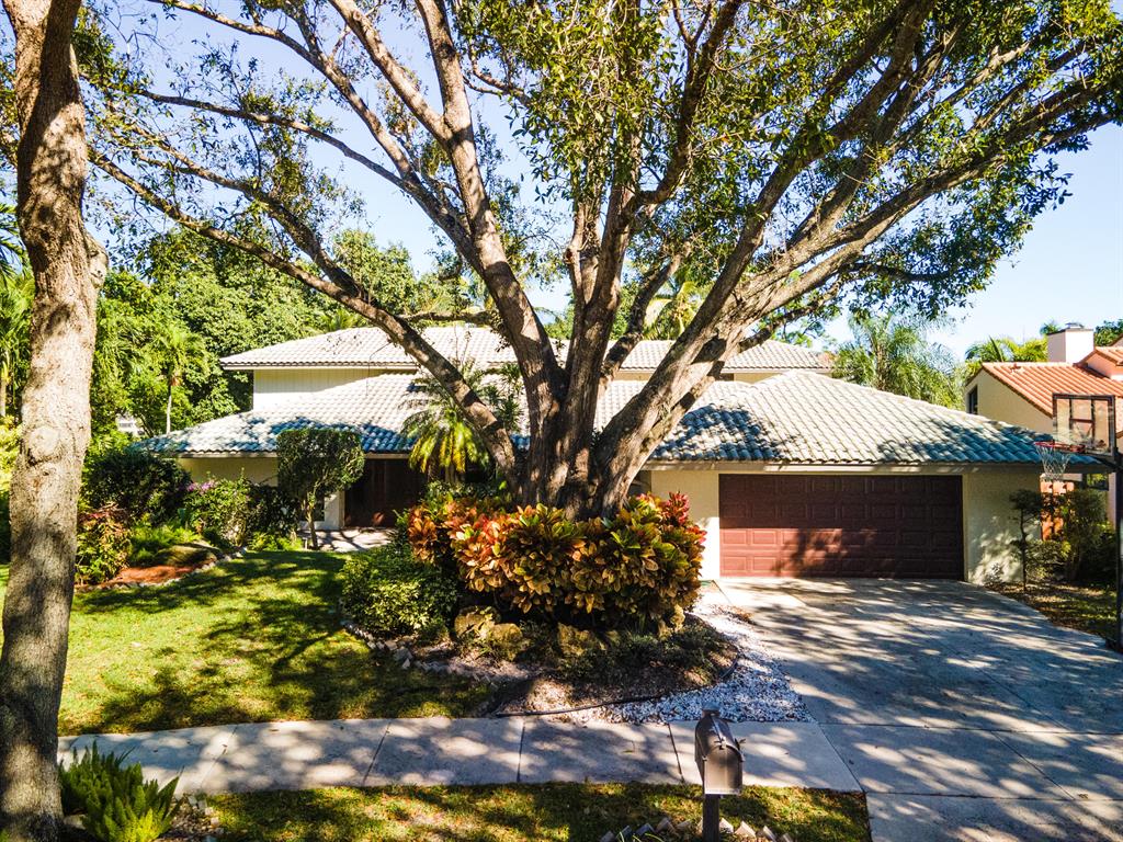 WHISPERING WOODS - Residential