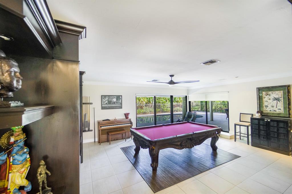 WHISPERING WOODS - Residential