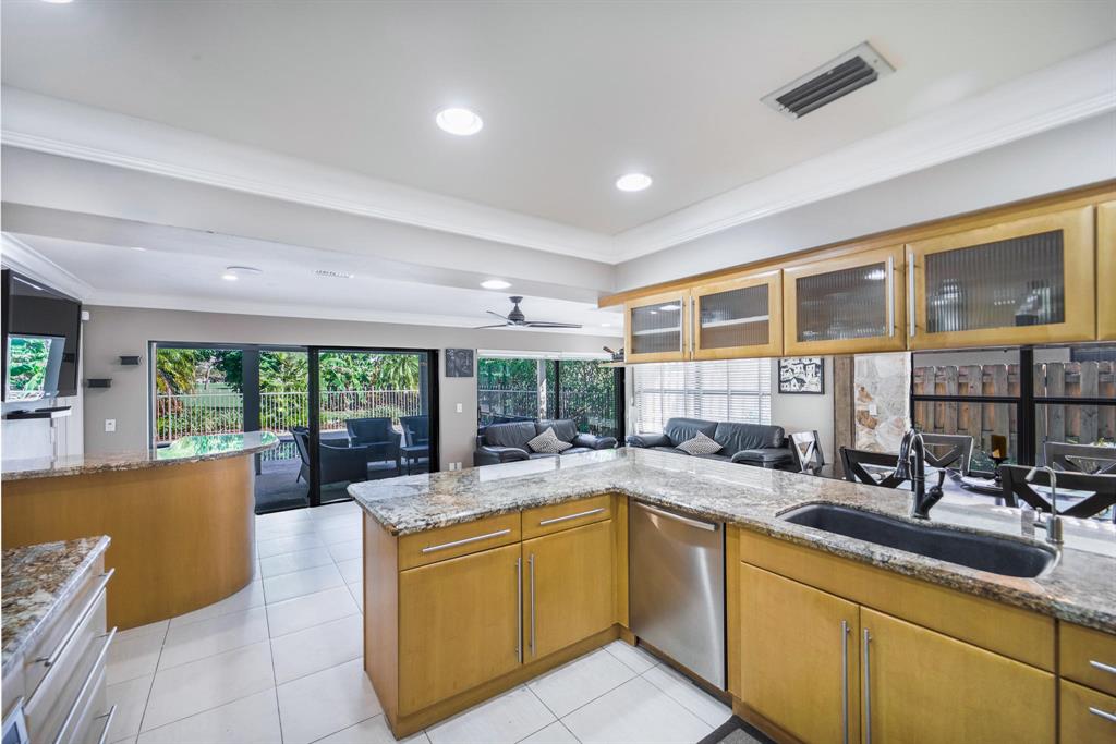 WHISPERING WOODS - Residential