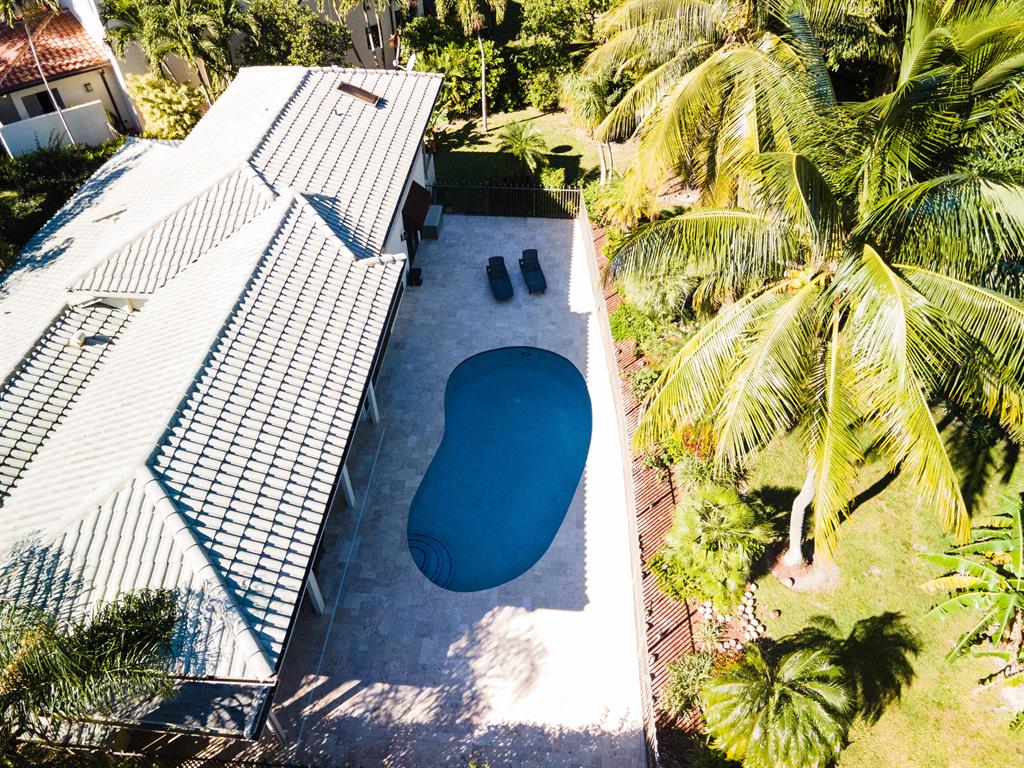 WHISPERING WOODS - Residential