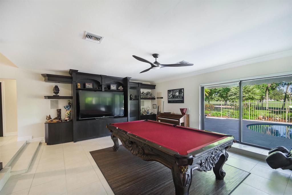 WHISPERING WOODS - Residential