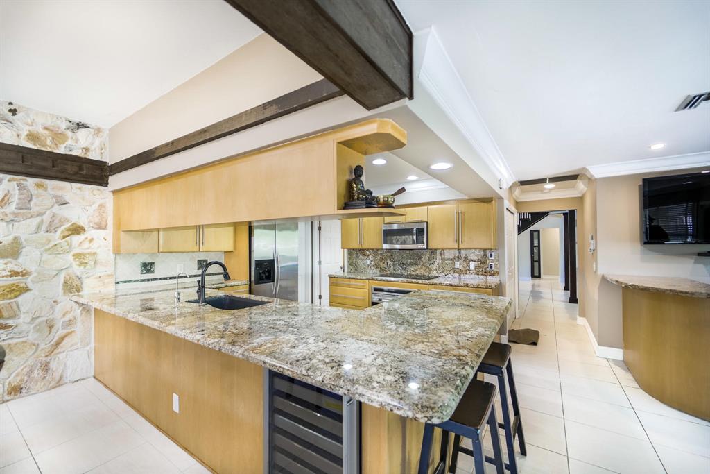 WHISPERING WOODS - Residential