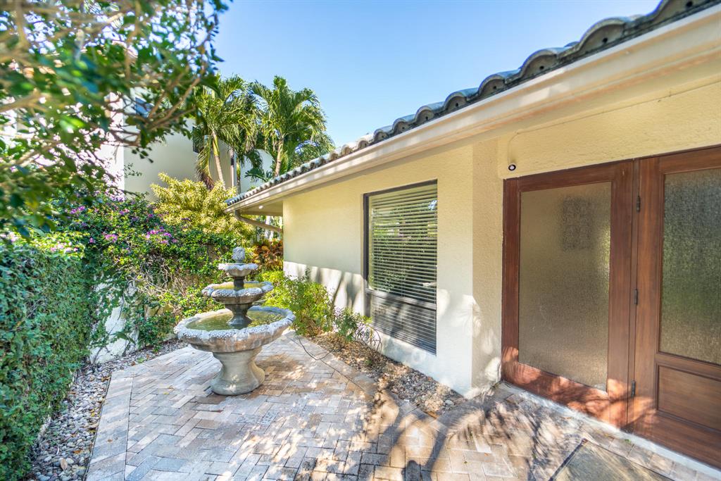 WHISPERING WOODS - Residential