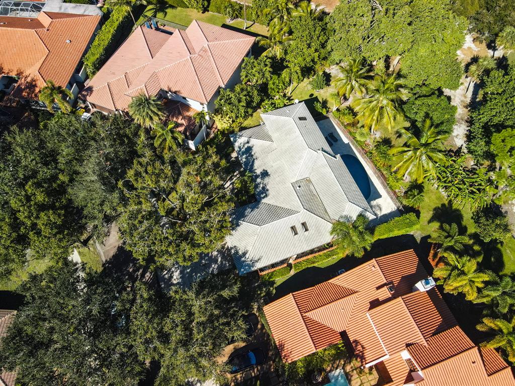 WHISPERING WOODS - Residential