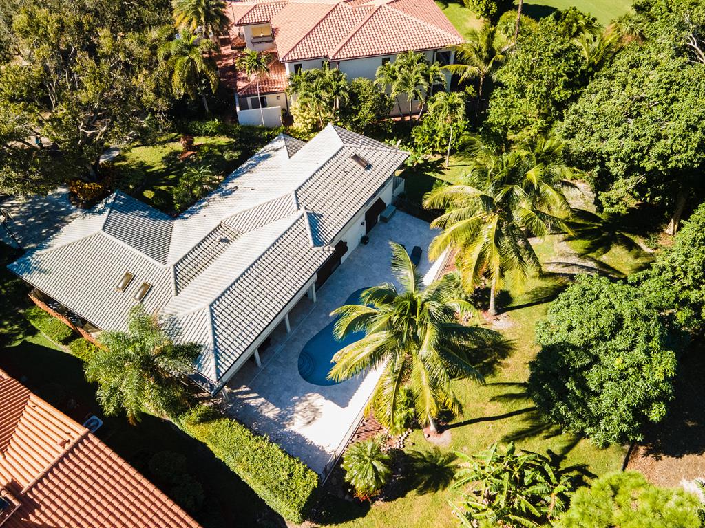 WHISPERING WOODS - Residential